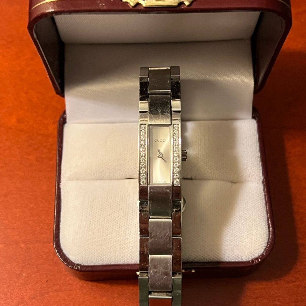 Gucci Womens Dial Diamond Set Bezel Watch - Picture 3 of 6